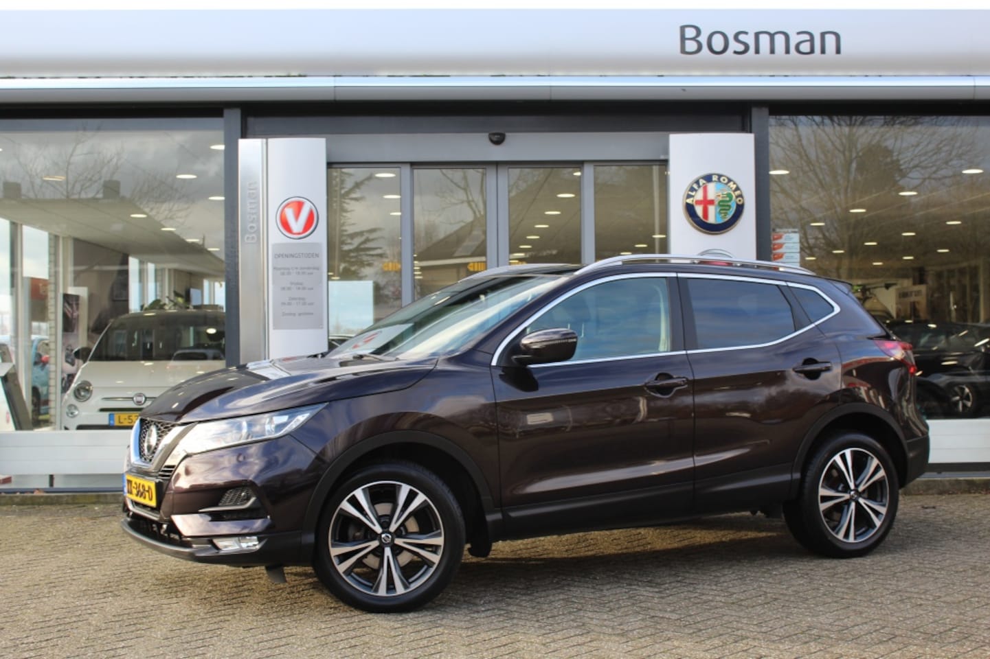 Nissan Qashqai - 1.2 N-Connecta Aut./Pano/All season/Pdc - AutoWereld.nl