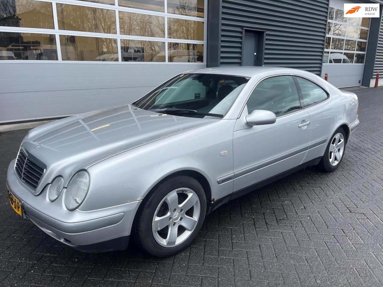 Mercedes-Benz CLK-klasse Coupé - 320 Elegance AUTOMAAT - AutoWereld.nl