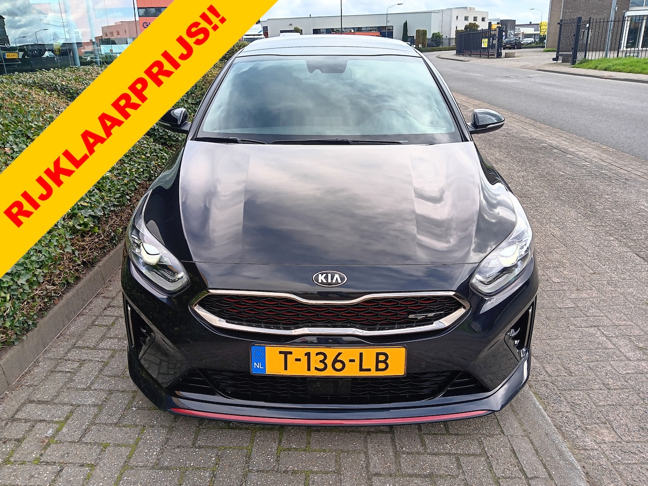 Kia Cee'd - Ceed GT 1.6T-GDi 204PK AUTOMAAT | Clima | Panoramadak | JBL | 18" LMV | Leer/Alcantara - AutoWereld.nl