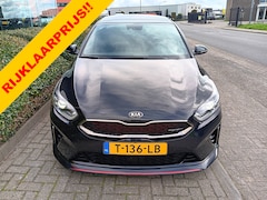 Kia Cee'd - Ceed GT 1.6T-GDi 204PK AUTOMAAT | Clima | Panoramadak | JBL | 18" LMV | Leer/Alcantara