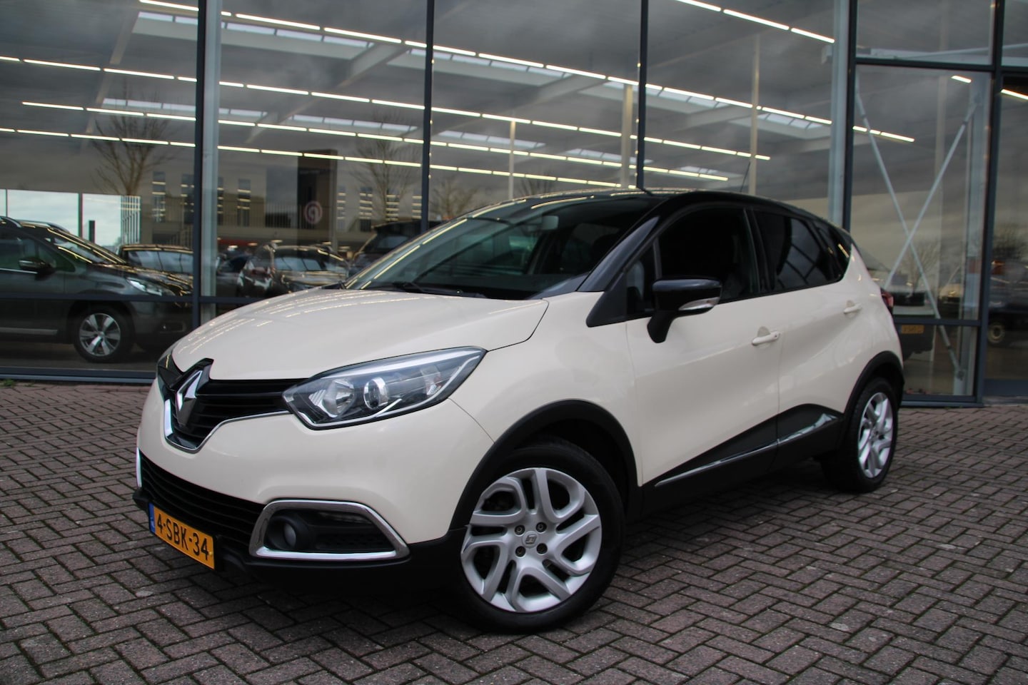 Renault Captur - 1.2 TCe 120pk Dynamique Automaat Navi Camera Stoelverwarming - AutoWereld.nl