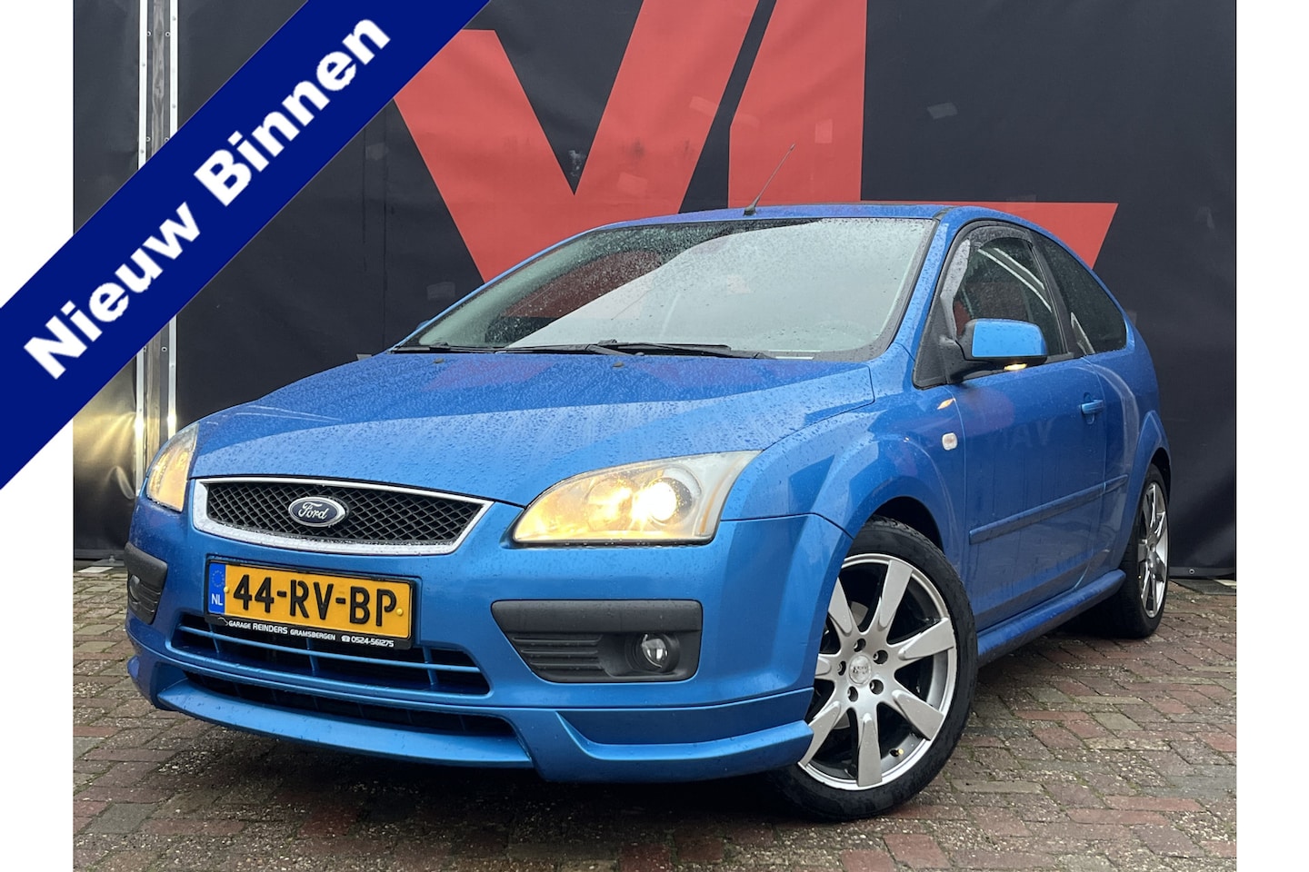 Ford Focus - 1.6-16V Titanium | Nieuw Binnen! | Keyless | Dakje | Stoelverwarming - AutoWereld.nl