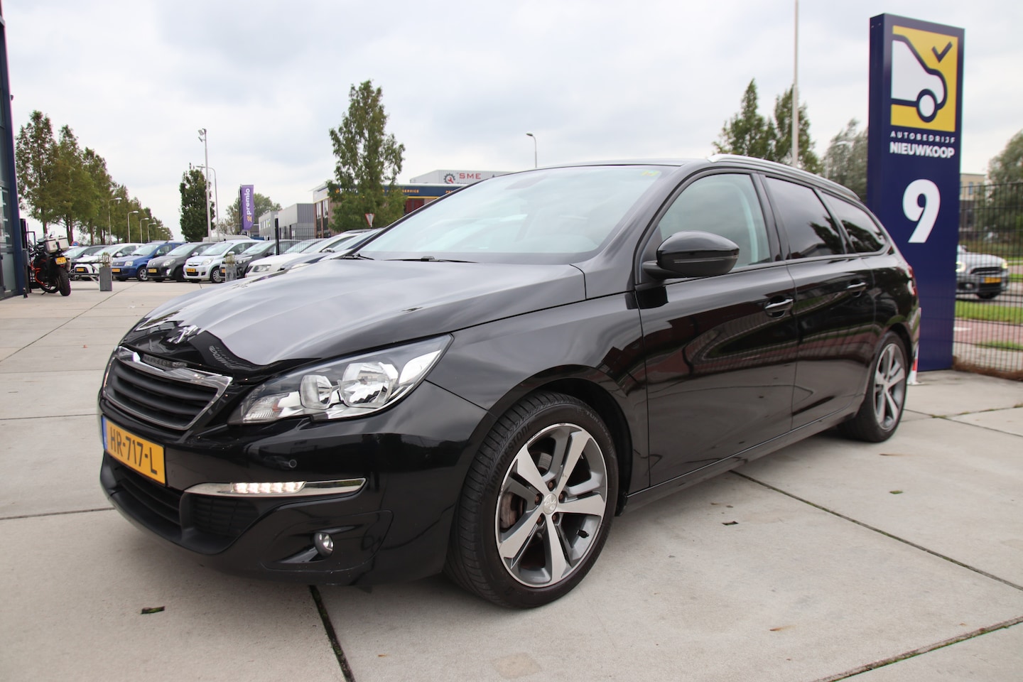 Peugeot 308 SW - 1.6 HDI Exec. Pack Pano, Trekhaak, Leder, Stoelvw, Camera, nw distri! Eindejaar actie! - AutoWereld.nl