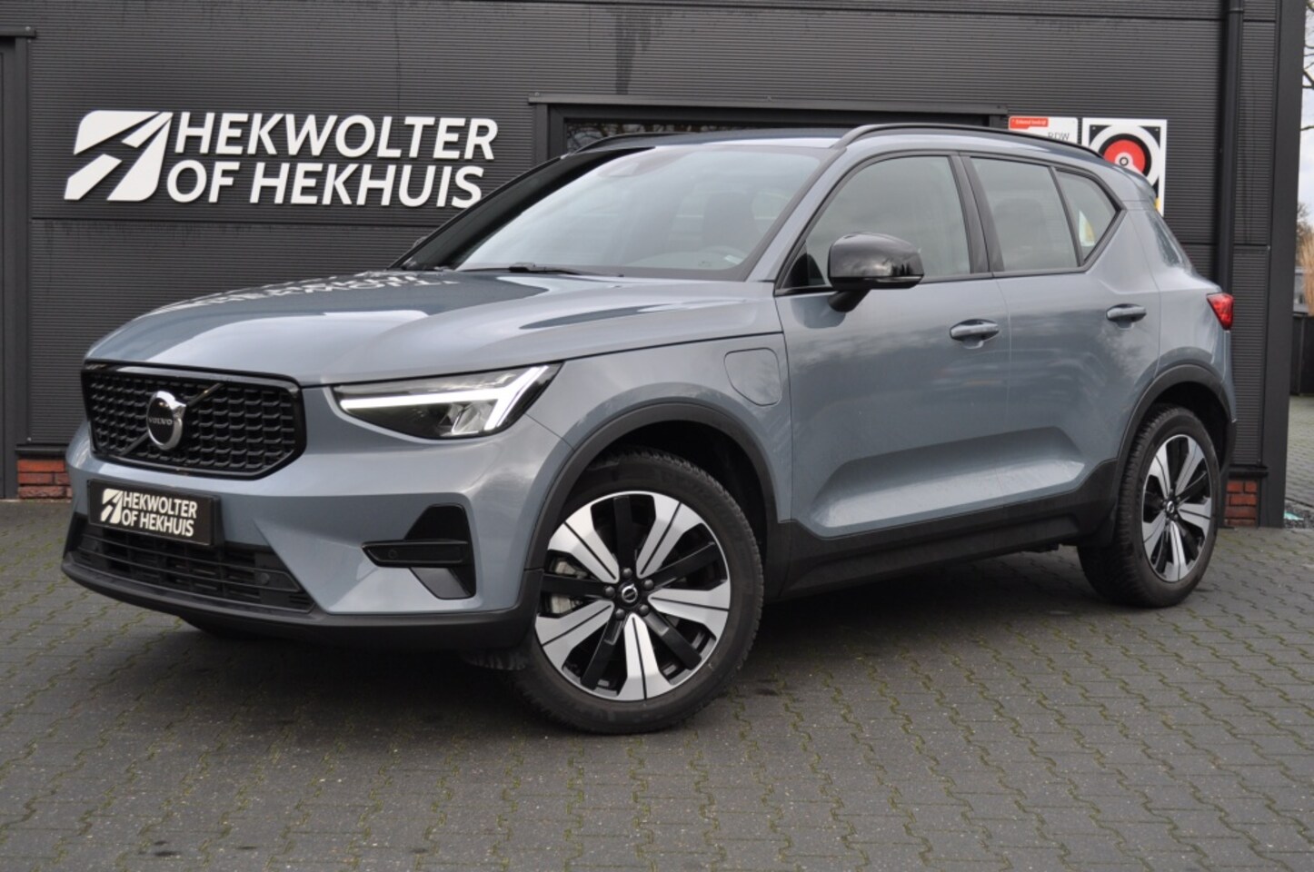 Volvo XC40 - T5 Plus Dark Recharge | Panodak | Camera | H/K | Keyless - AutoWereld.nl