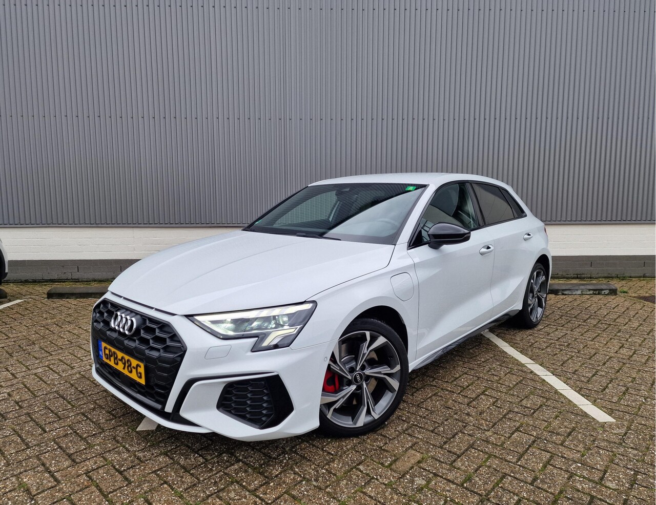 Audi A3 Sportback - 45 TFSI e 3x S-Line Edition Competition 265pk Leder Navi PDC Camera - AutoWereld.nl