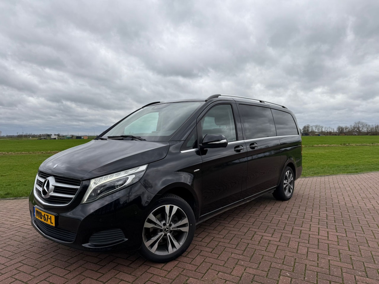 Mercedes-Benz V-klasse - 220d Lang Avantgarde Eu6 Aut Led 2x schuifdeur Trekhaak - AutoWereld.nl