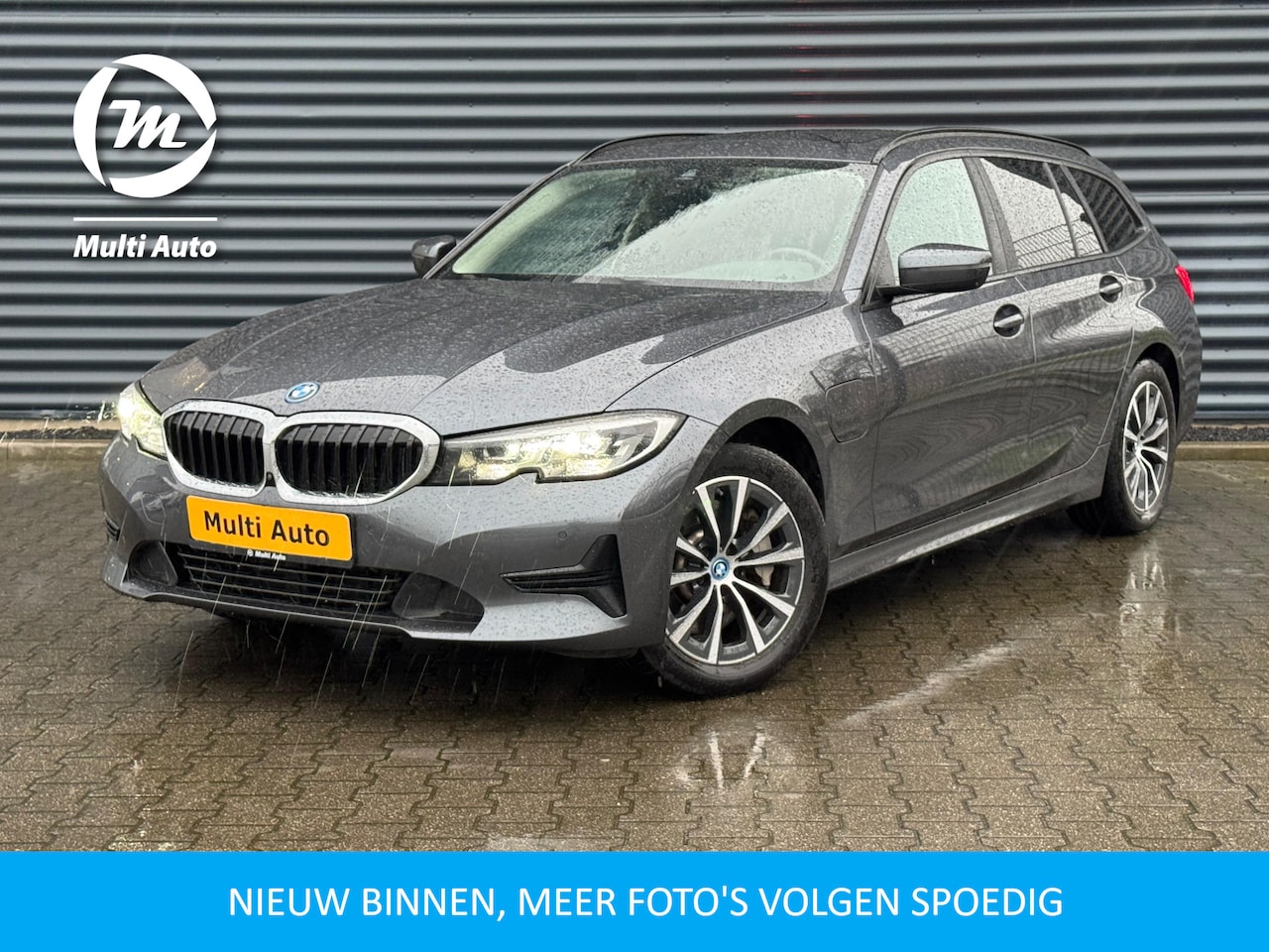 BMW 3-serie Touring - 330e Advantage Plug In Hybrid PHEV | Panorama dak | Head Up Display | Carplay | Sportstoel - AutoWereld.nl