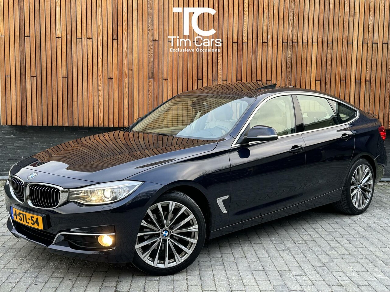 BMW 3-serie Gran Turismo - 320d High Executive | H/K | Pano | PDC | Leer | Xenon | 18 inch | Automaat - AutoWereld.nl