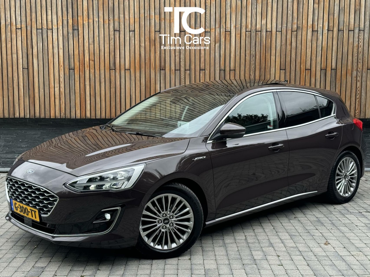 Ford Focus - 1.5 EcoBoost Vignale Automaat | Panoramadak | B&O audiosysteem | Trekhaak | Navigatiesyste - AutoWereld.nl