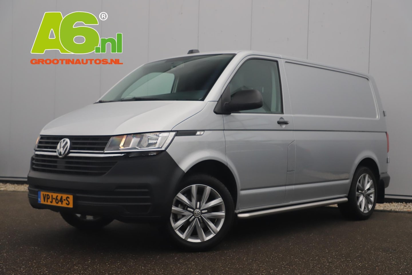 Volkswagen Transporter - 2.0 TDI L1H1 110PK 18 inch Highline LMV Carplay Android Navigatie Airco Schuifdeur Achterd - AutoWereld.nl