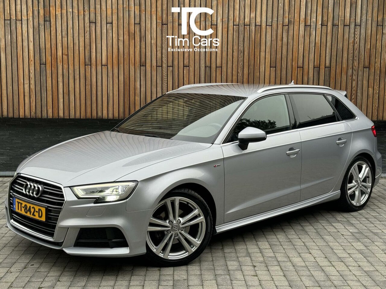 Audi A3 Sportback - 1.5 TFSI S-line Automaat | Navi MMI | LED | Dakrails | Getint glas | Climate control | Cru - AutoWereld.nl