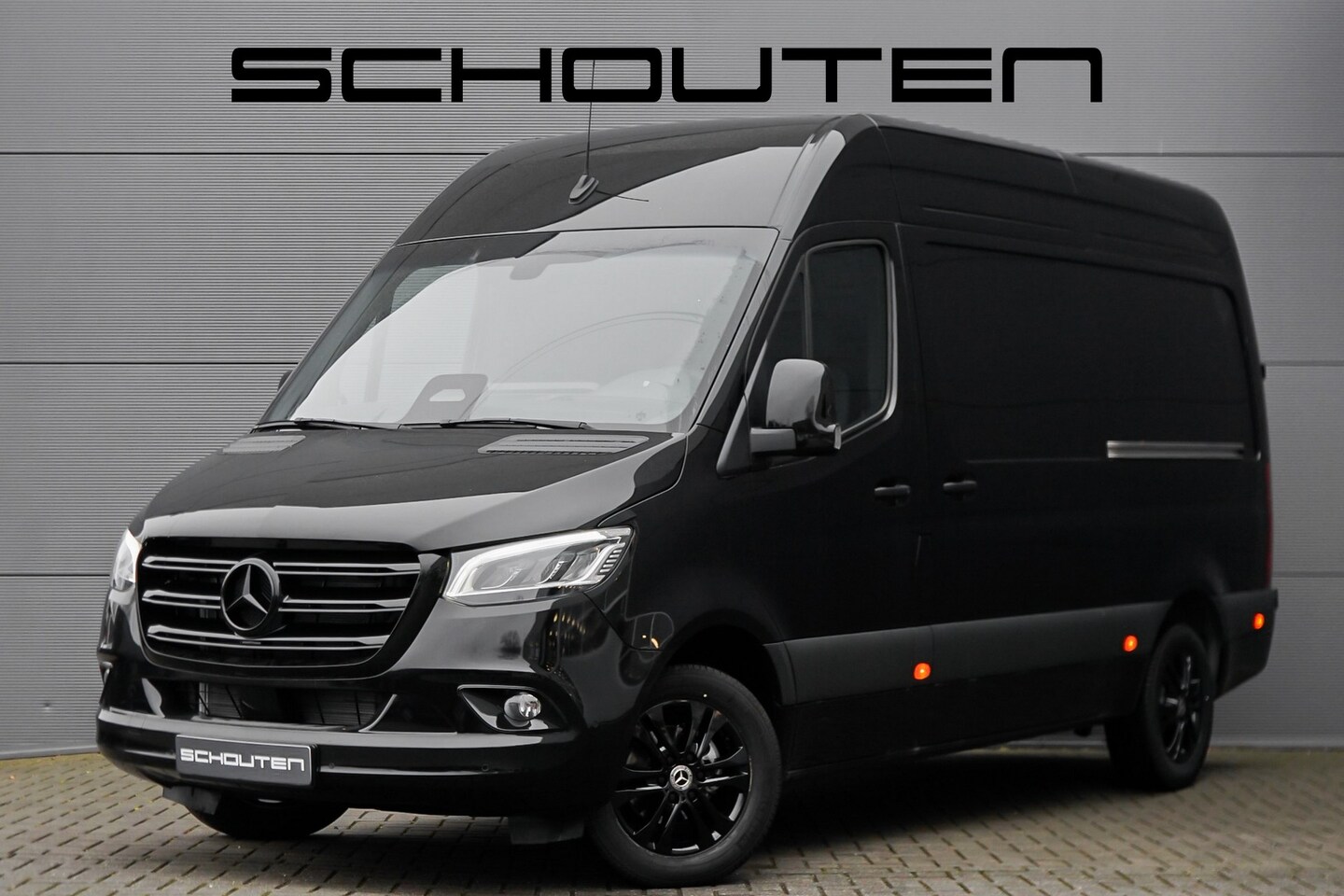 Mercedes-Benz Sprinter - 319 1.9 CDI L2H2 RWD Black Pack 2x Auto Schuifdeur Distronic Camera Navi Trekhaak 3.5T - AutoWereld.nl