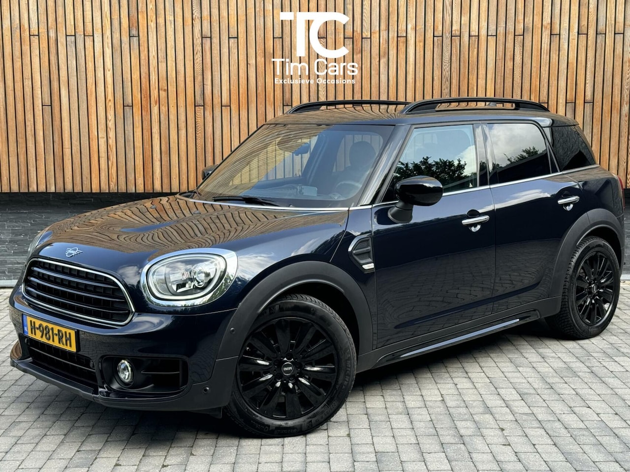 MINI Countryman - 1.5 Cooper Chili Automaat | Leer | Keyless entry | Climate Control | Navigatiesysteem | Ap - AutoWereld.nl