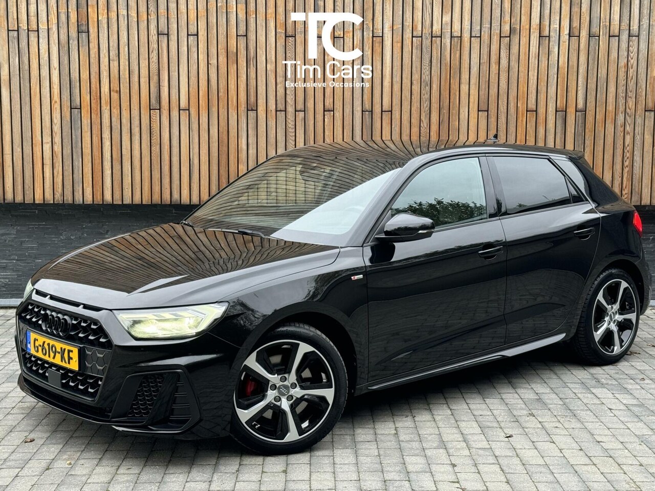 Audi A1 Sportback - 30 TFSI S Line Automaat | Apple CarPlay | LED verlichting | Parkeersensoren achter | Rode - AutoWereld.nl