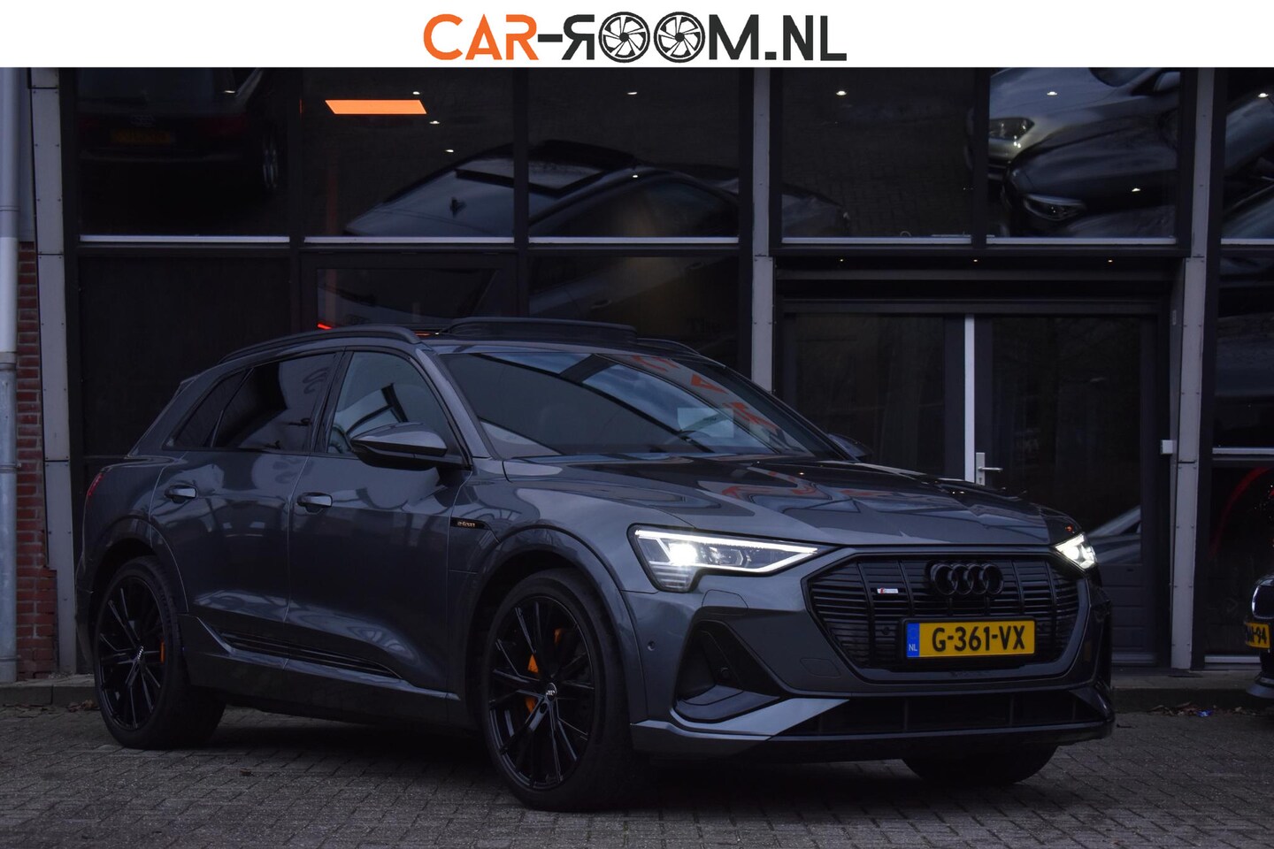 Audi e-tron - e-tron 50 quattro Launch edition Black 71 kWh Pano Lane ACC Luchtvering - AutoWereld.nl