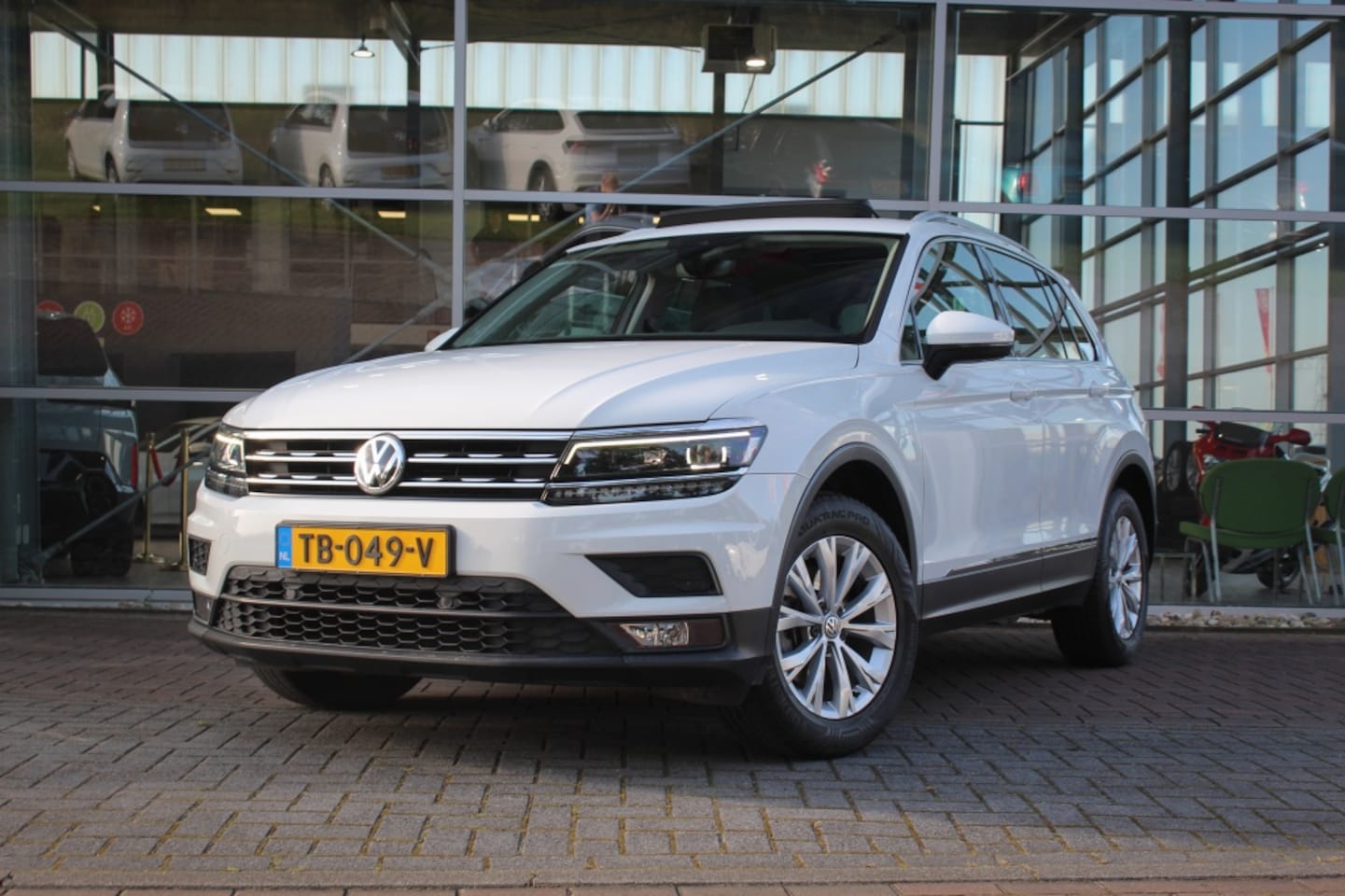 Volkswagen Tiguan - 1.4 TSI 4-Motion | Panoramadak | Led | - AutoWereld.nl