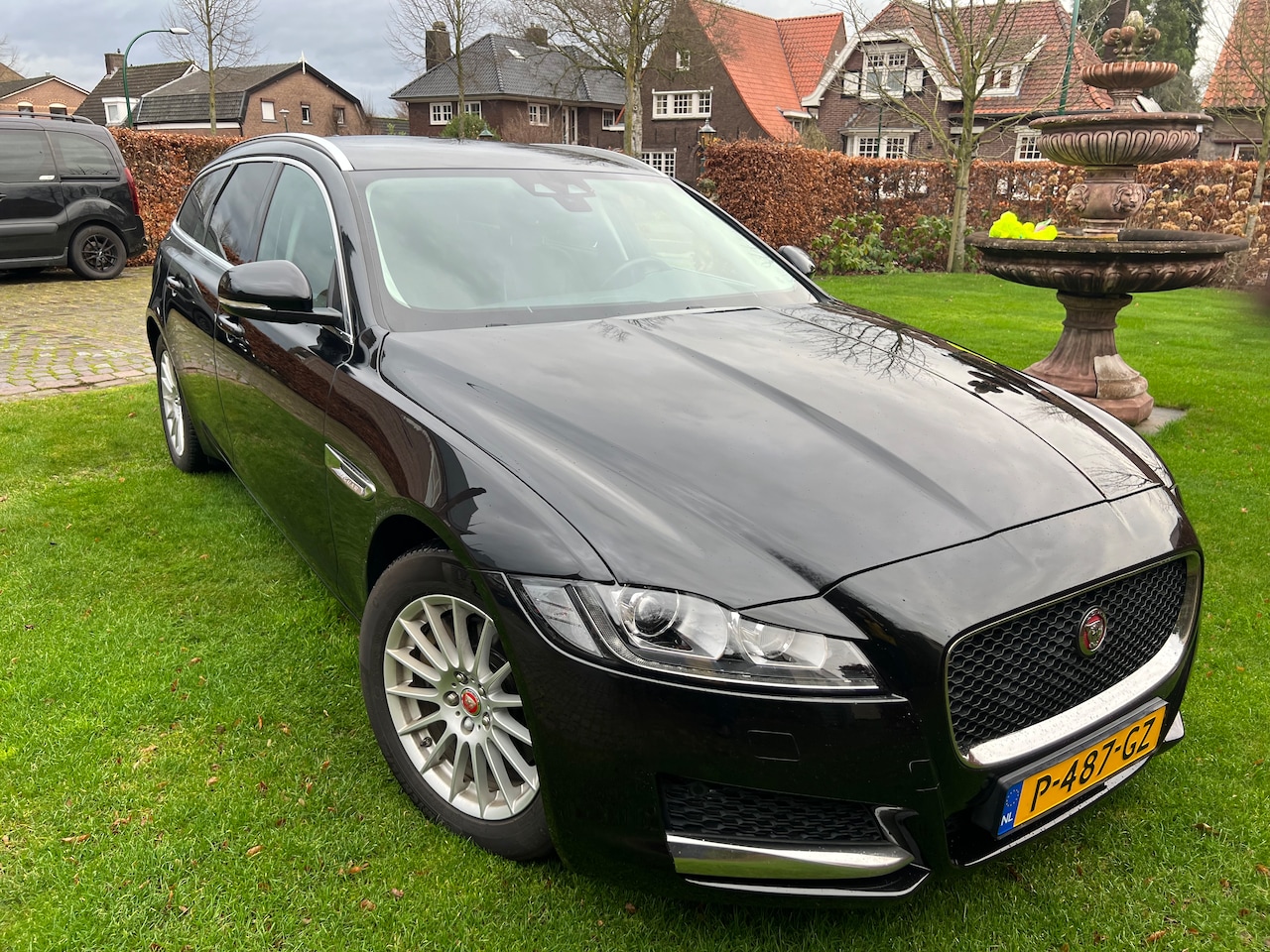 Jaguar XF Sportbrake - 2.0d E-Performance Pure - AutoWereld.nl