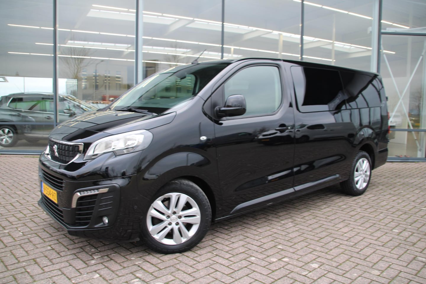 Peugeot Expert - 231L 2.0 BlueHDI 180pk DC Luxe Premium Pack - AutoWereld.nl