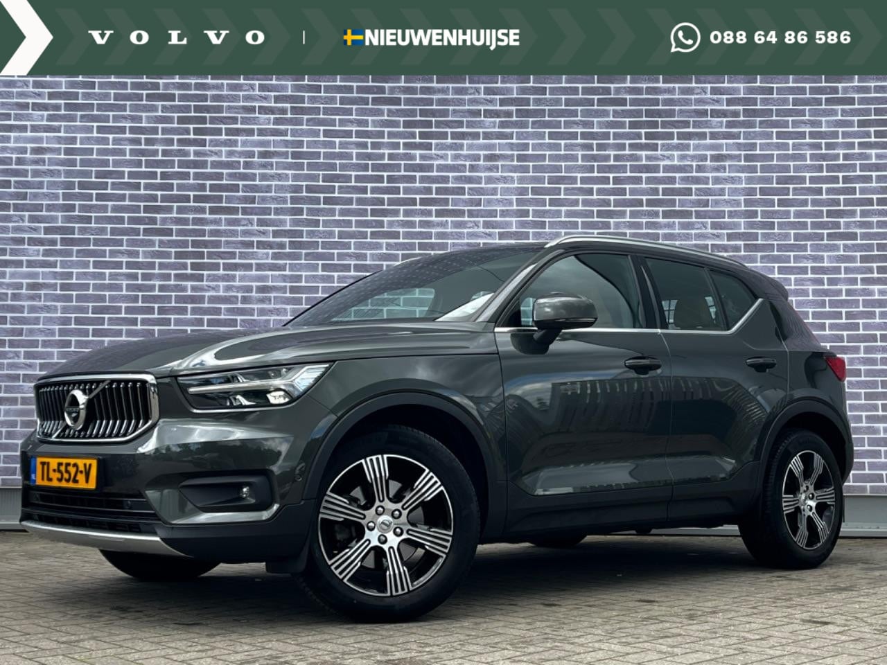 Volvo XC40 - 2.0 T4 AWD Inscription | Power Seats | Sensoren voor + achter | 360 graden camera | Adapti - AutoWereld.nl