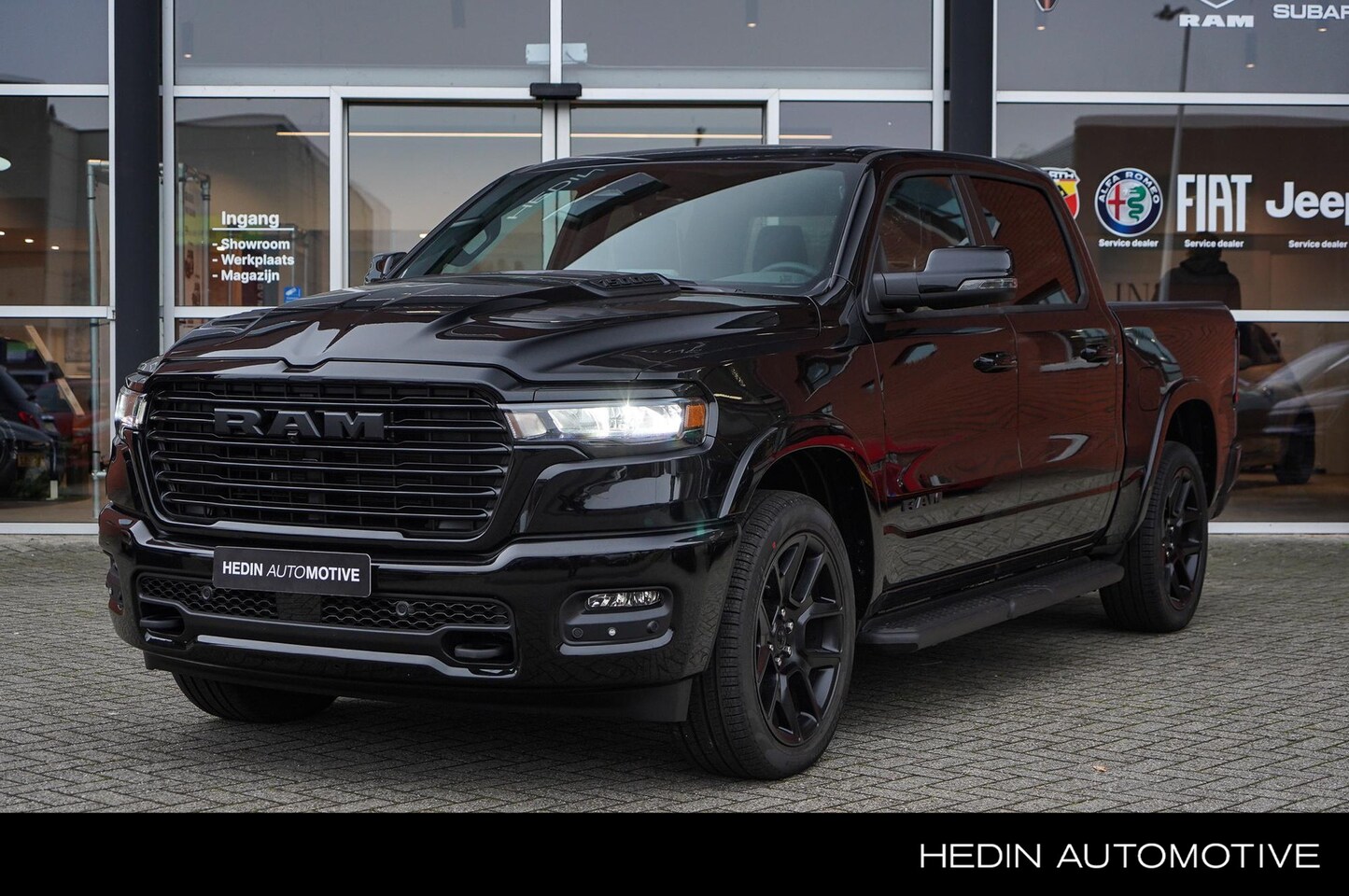 Dodge Ram 1500 - 3.0L 6-Cilinder Laramie Night | Leverbaar uit voorraad | Modeljaar 2025 | Passenger Displa - AutoWereld.nl