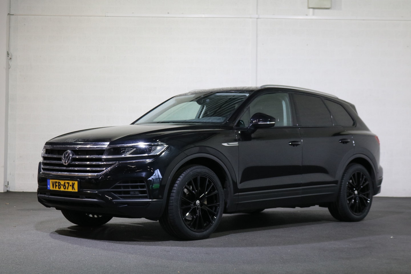 Volkswagen Touareg - 3.0 TDI V6 Grijs Kenteken Bpm Vrij - AutoWereld.nl