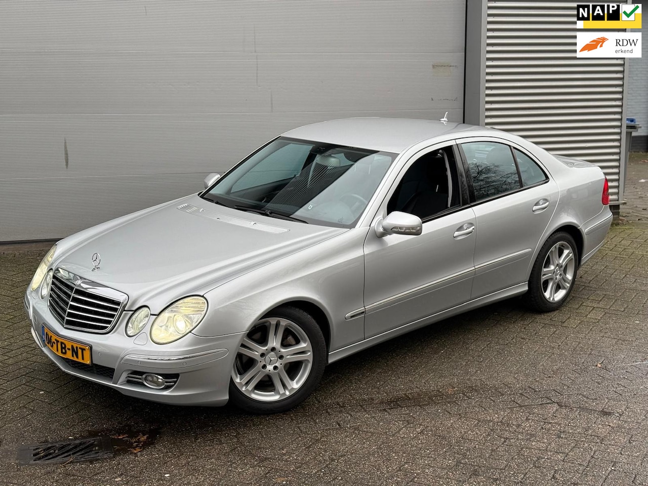 Mercedes-Benz E-klasse - 200 K. Avantgarde / AUTOMAAT / NAP / SUPER NETJES - AutoWereld.nl