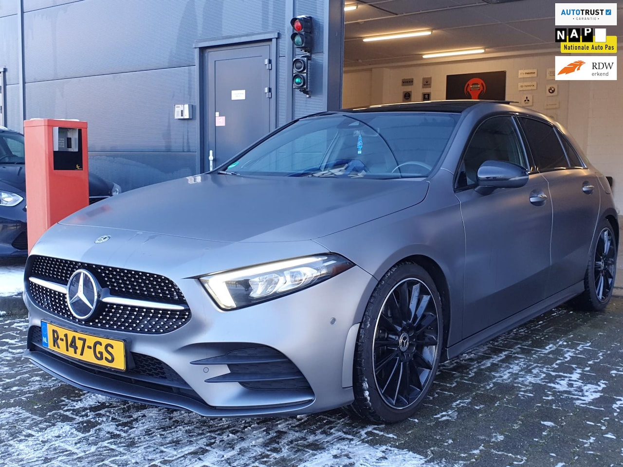 Mercedes-Benz A-klasse - 220 Premium Plus | PANO / MEMORY SEAT / KEYLESS / ''19 AMG-STYLING / BURMESTER / MASSAGE / - AutoWereld.nl