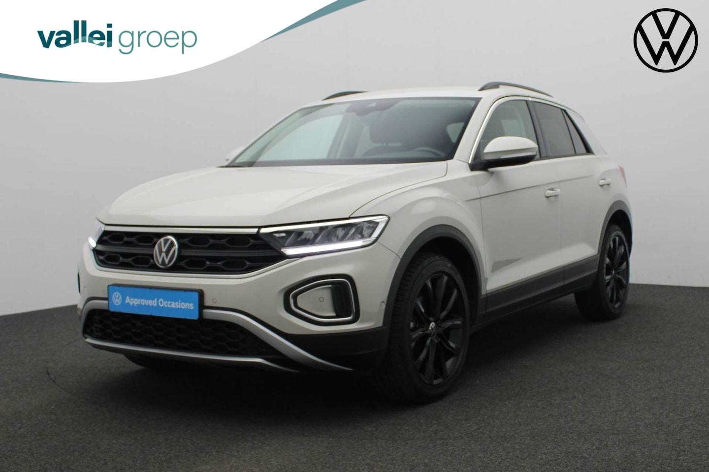 Volkswagen T-Roc - 1.0 TSI 110PK Life | 18 inch | Camera | ACC | Apple Carplay / Android Auto - AutoWereld.nl