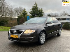 Volkswagen Passat - 2.0 FSI Comfortline Business | ''190.000''KM + Cruise + Airco