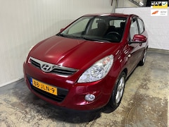 Hyundai i20 - 1.4i DynamicVersion zeer nette auto