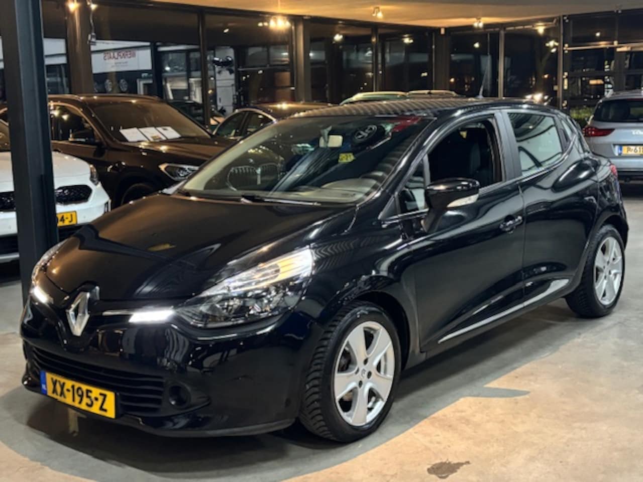 Renault Clio - Energy TCe 90pk Dynamique Airco/navigatie - AutoWereld.nl