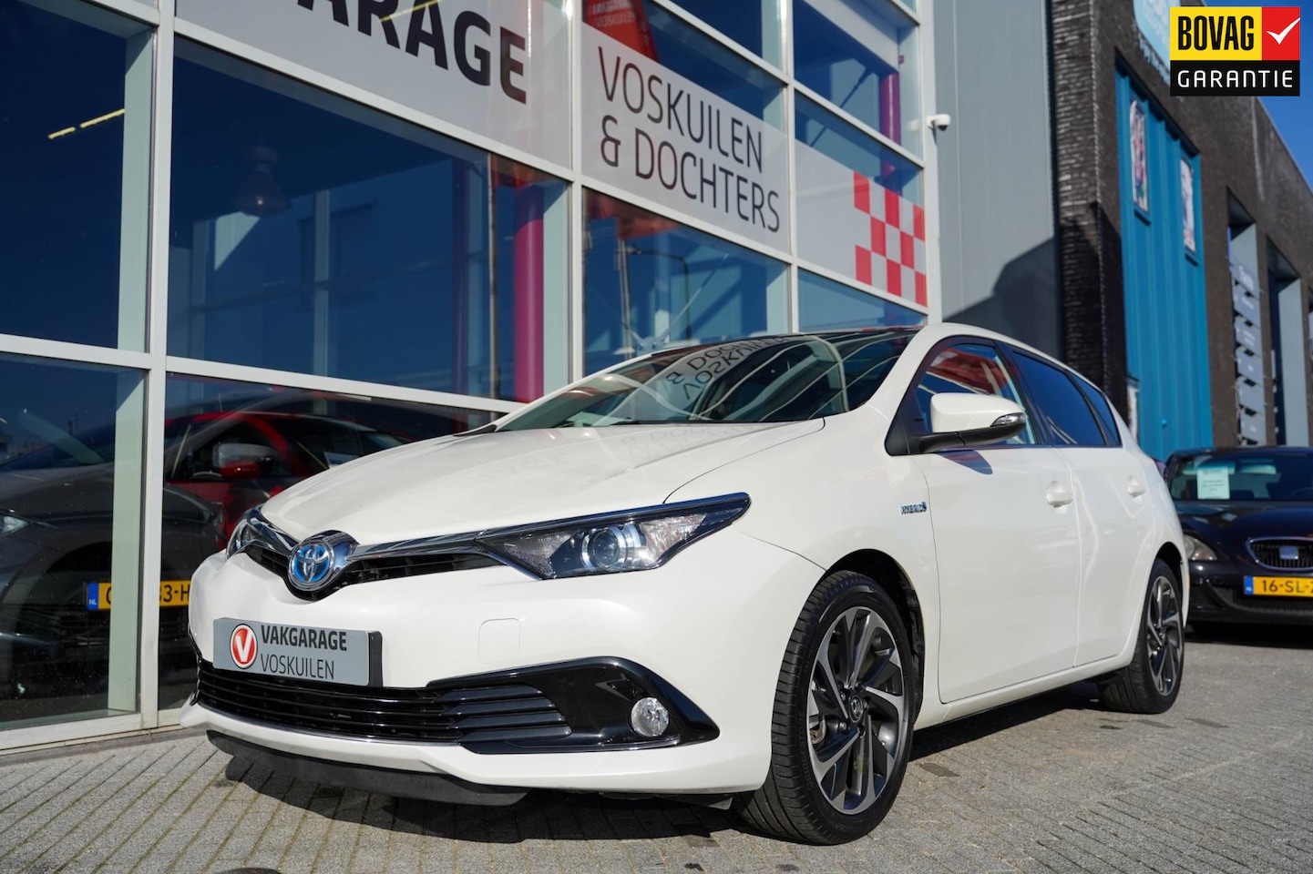 Toyota Auris - 1.8 Hybrid| Technoline | Panoramadak 136pk - AutoWereld.nl