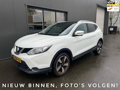 Nissan Qashqai - 1.2 Premier Edition / Navigatie / Panoramadak / Trekhaak