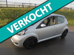 Toyota Aygo - ayco 1.0 benzine Automaat airco navigatie 67.000km