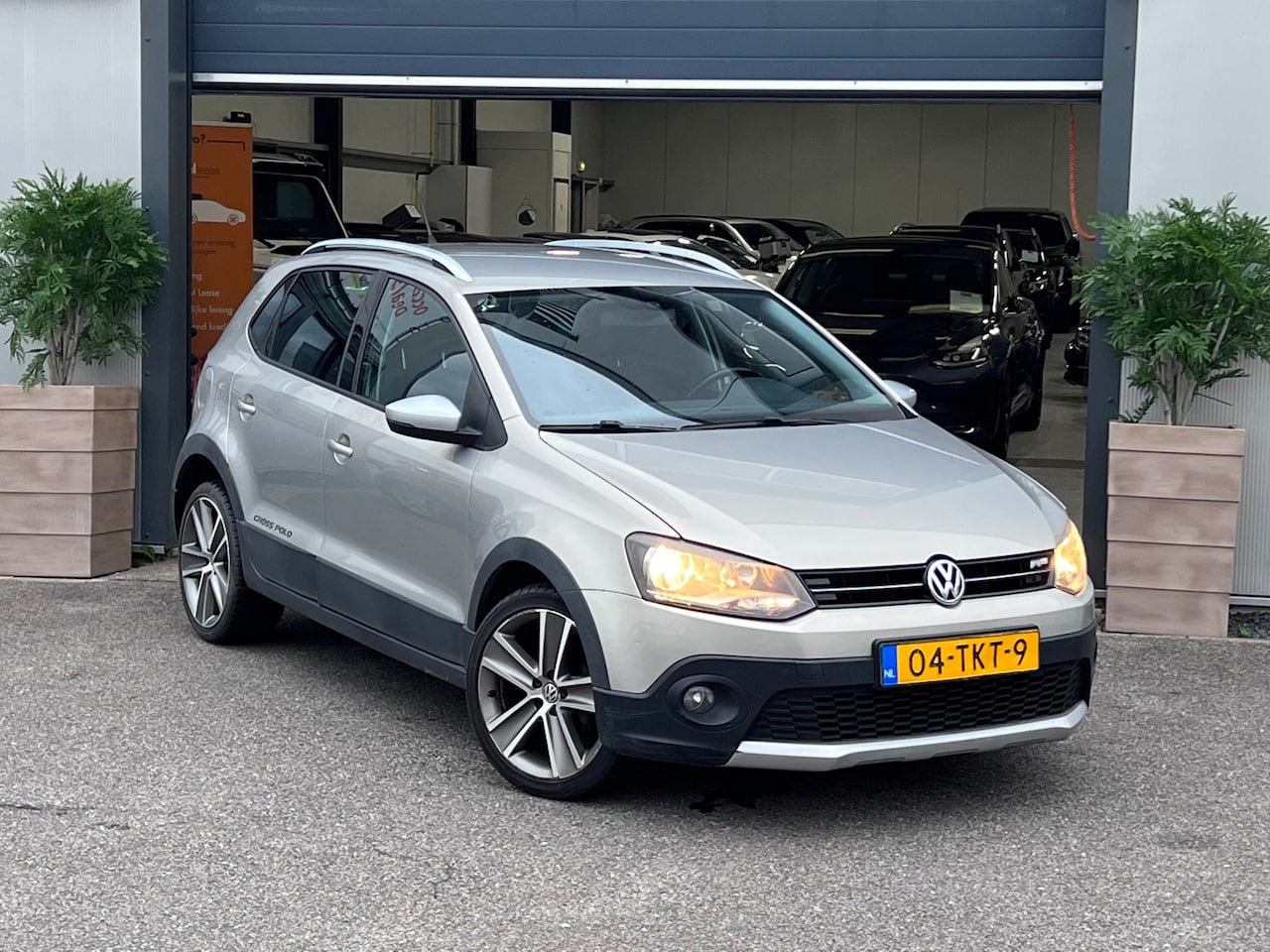 Volkswagen Polo - 1.4-16V Cross / / NAVI / AIRCO / NAP / APK / CRUISE / INRUIL MOGELIJK - AutoWereld.nl