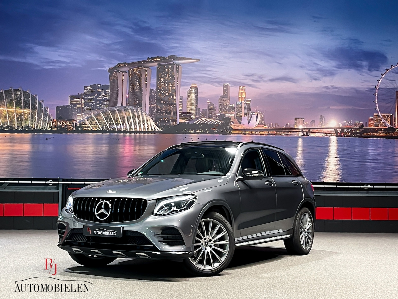 Mercedes-Benz GLC-klasse - GLC250 4MATIC AMG &- Night |Panorama|Sfeer|Camera - AutoWereld.nl