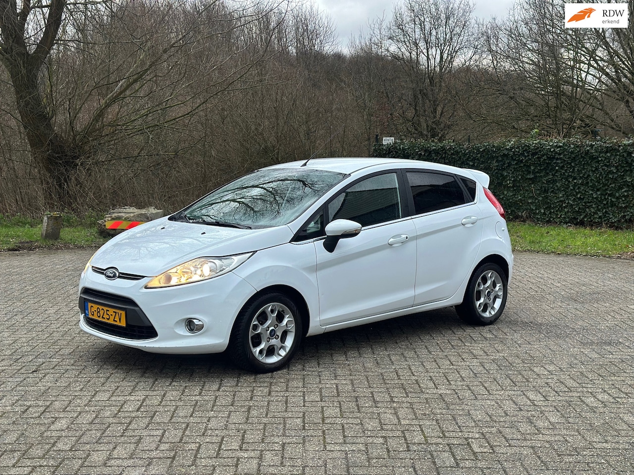 Ford Fiesta - 1.25 ST-LINE 82PKI DIS RIEM VV I CLIMA I STOEL VERW. I NWE APK - AutoWereld.nl