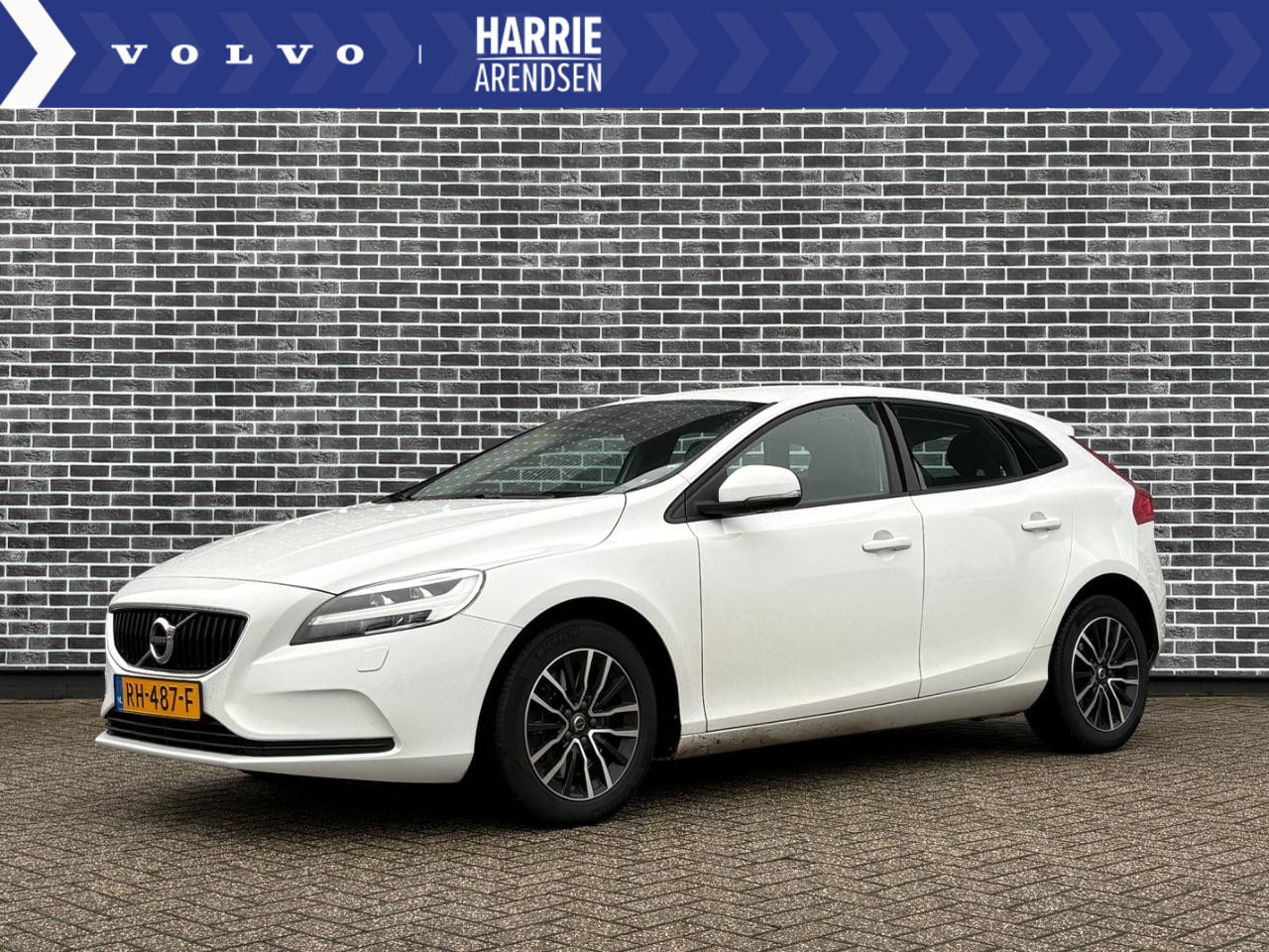 Volvo V40 - 1.5 T2 Nordic+ | Navigatie | Parkeersensoren | Climate Control - AutoWereld.nl