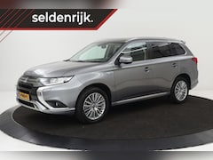 Mitsubishi Outlander - 2.4 PHEV Pure+ | Carplay | Trekhaak | Half leder | Camera | Climate control | Cruise contr