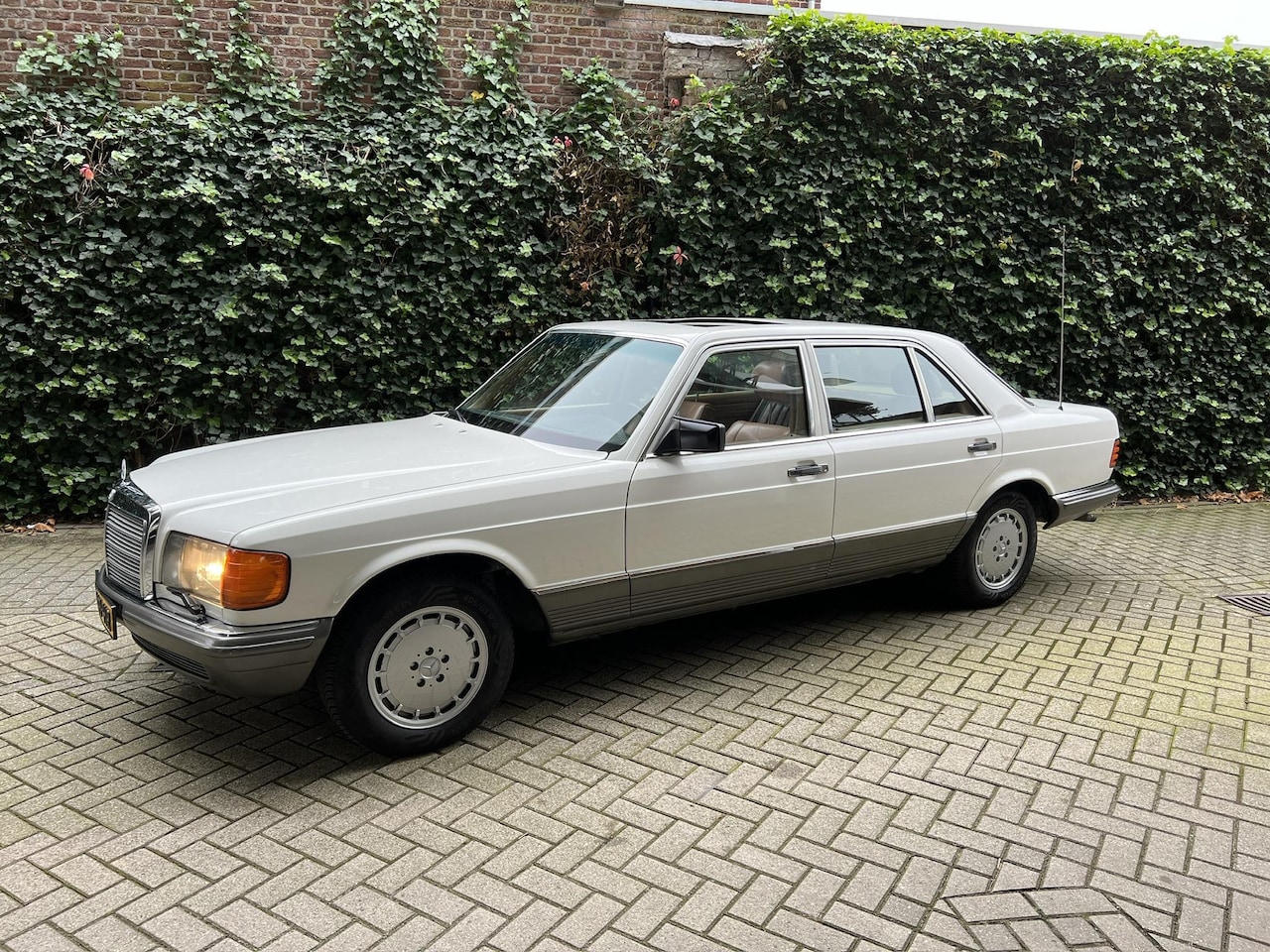 Mercedes-Benz S-klasse - W126 500 SEL - Volledig en recentelijk technisch gerestaureerd aantoonbaar facturen - Airc - AutoWereld.nl