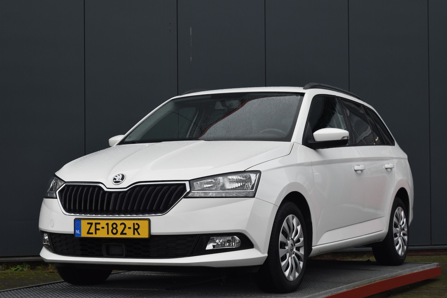 Skoda Fabia Combi - 1.0 TSI Ambition trekhaak navigatie - AutoWereld.nl