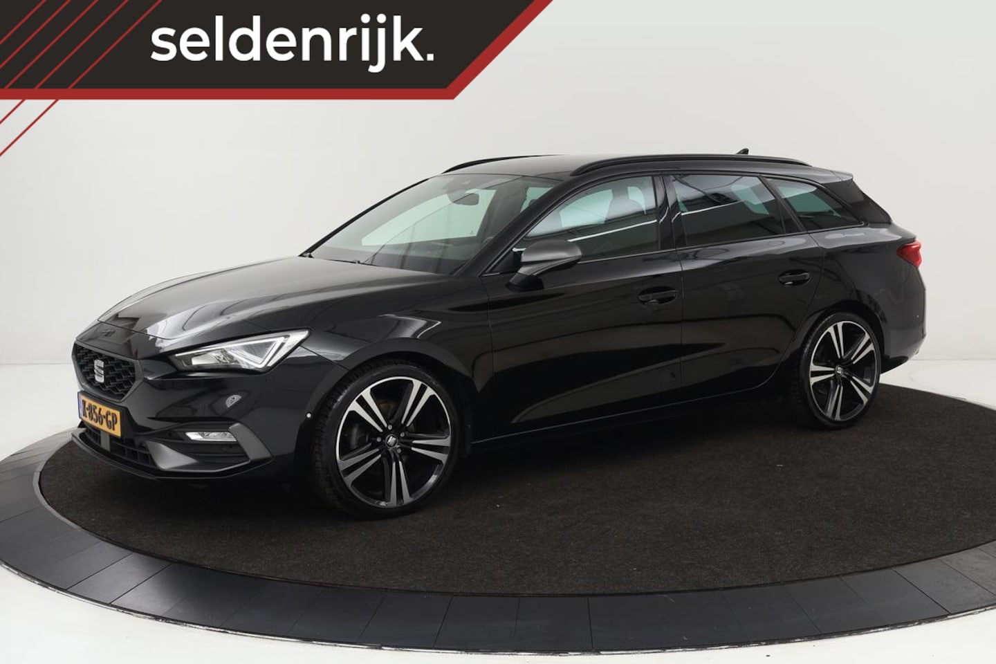 Seat Leon - 1.5 eTSI FR Launch Edition | Trekhaak | Stoelverwarming | Camera | Sfeerverlichting | Full - AutoWereld.nl