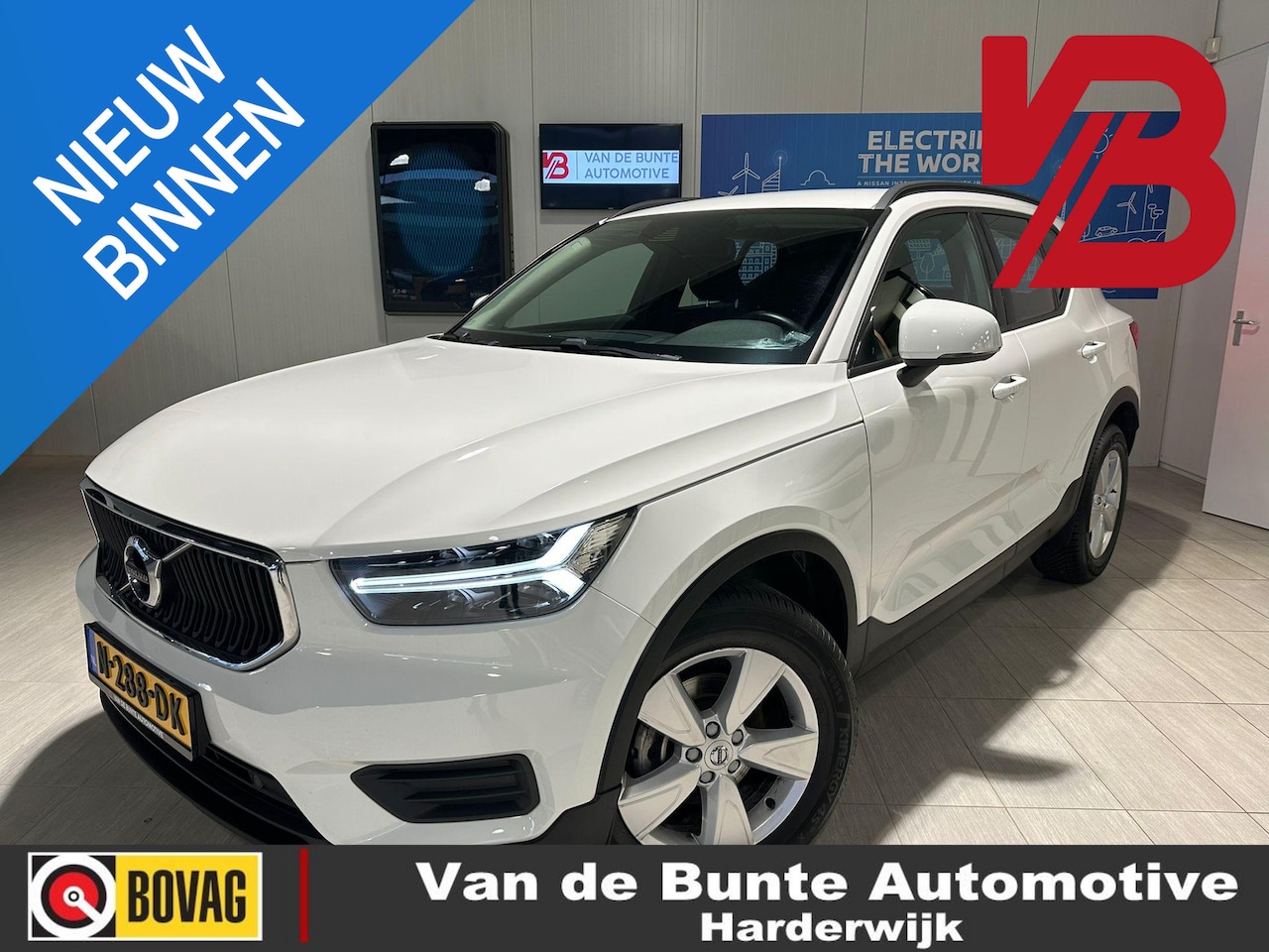 Volvo XC40 - 1.5 T2 Momentum Core *Cruise Control & Navigatie* - AutoWereld.nl