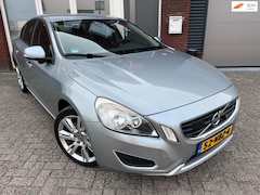 Volvo S60 - 2.0T Intro Edition / Navi / PDC / Cruise / NAP / AUT