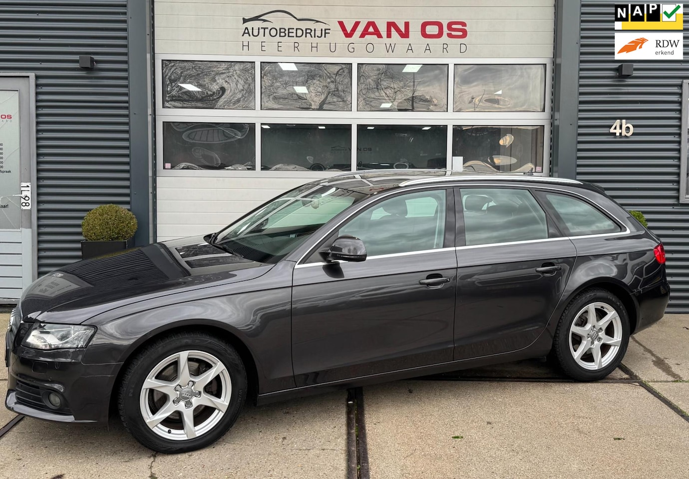 Audi A4 Avant - 2.0 TFSI/ Navi / 180PK / PANORAMADAK/ Volledig onderhouden/ Youngtimer - AutoWereld.nl