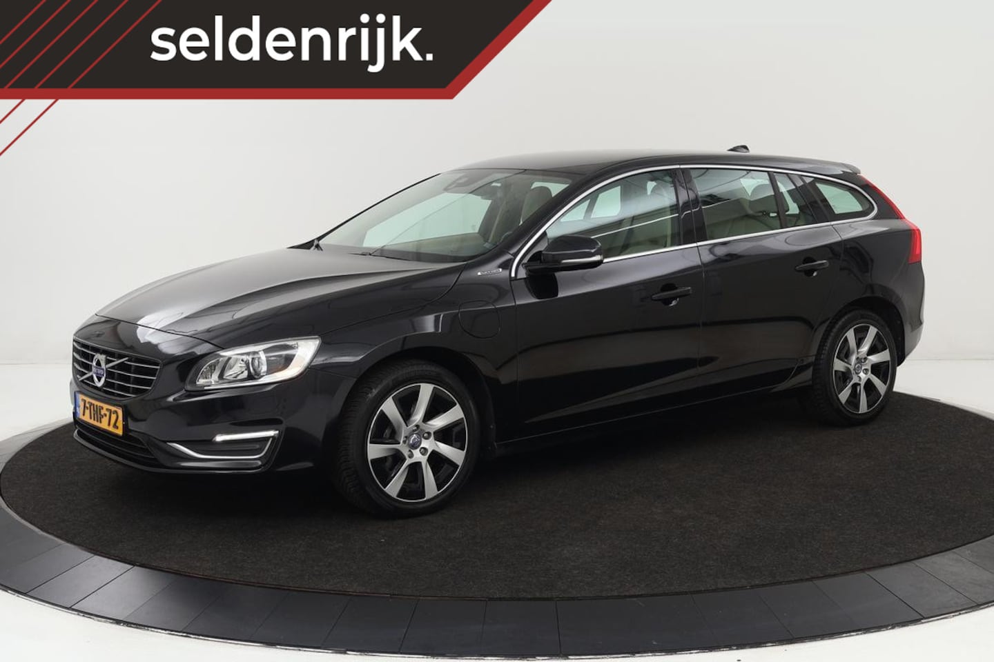 Volvo V60 - 2.4 D6 Plug-In Summum | 153.000km NAP | Leder | Xenon | Stoelverwarming | Navigatie | Memo - AutoWereld.nl