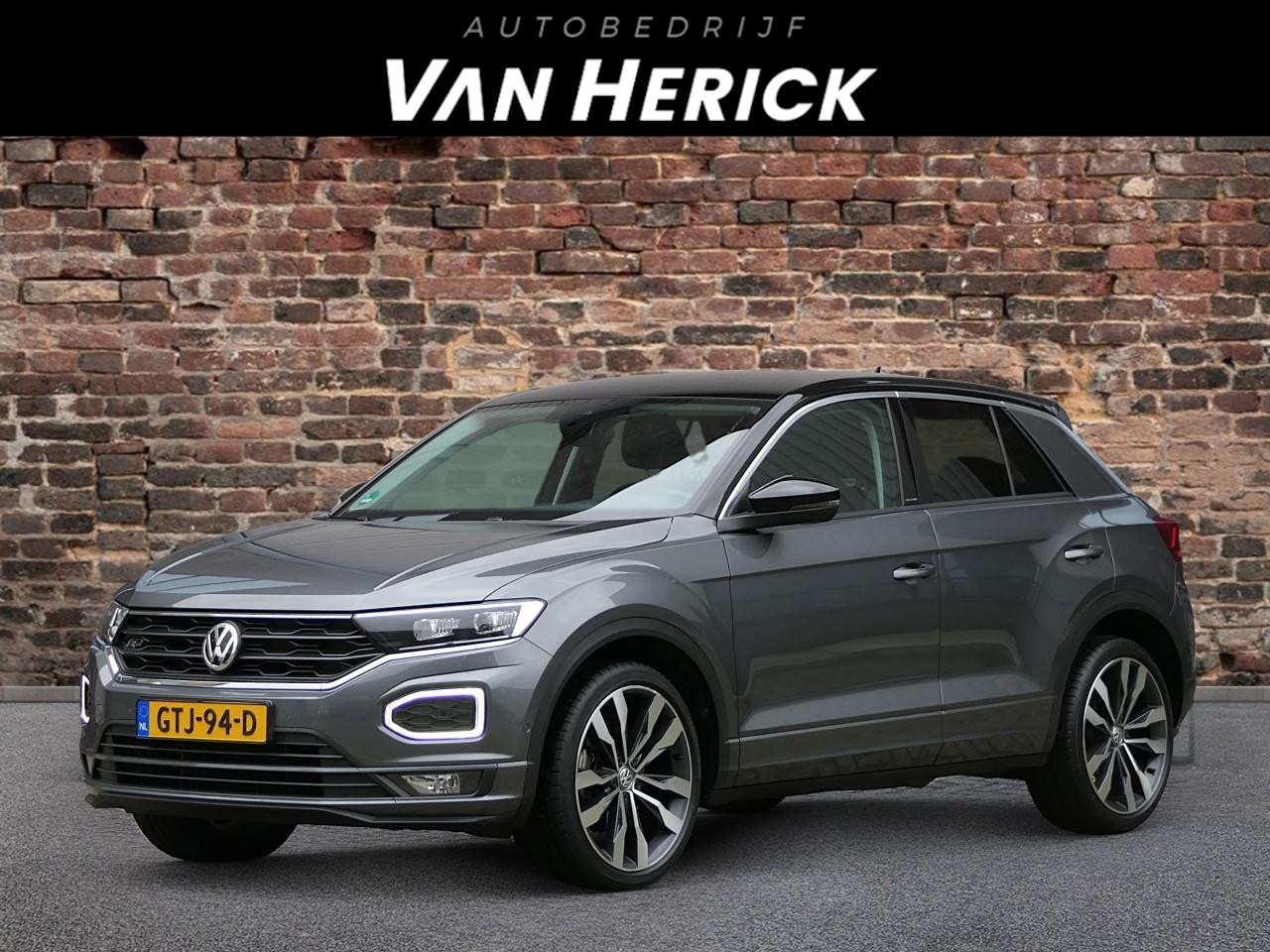 Volkswagen T-Roc - 1.5 TSI R-line 150PK! Automaat | Navi | ACC | Clima | 19-Inch - AutoWereld.nl