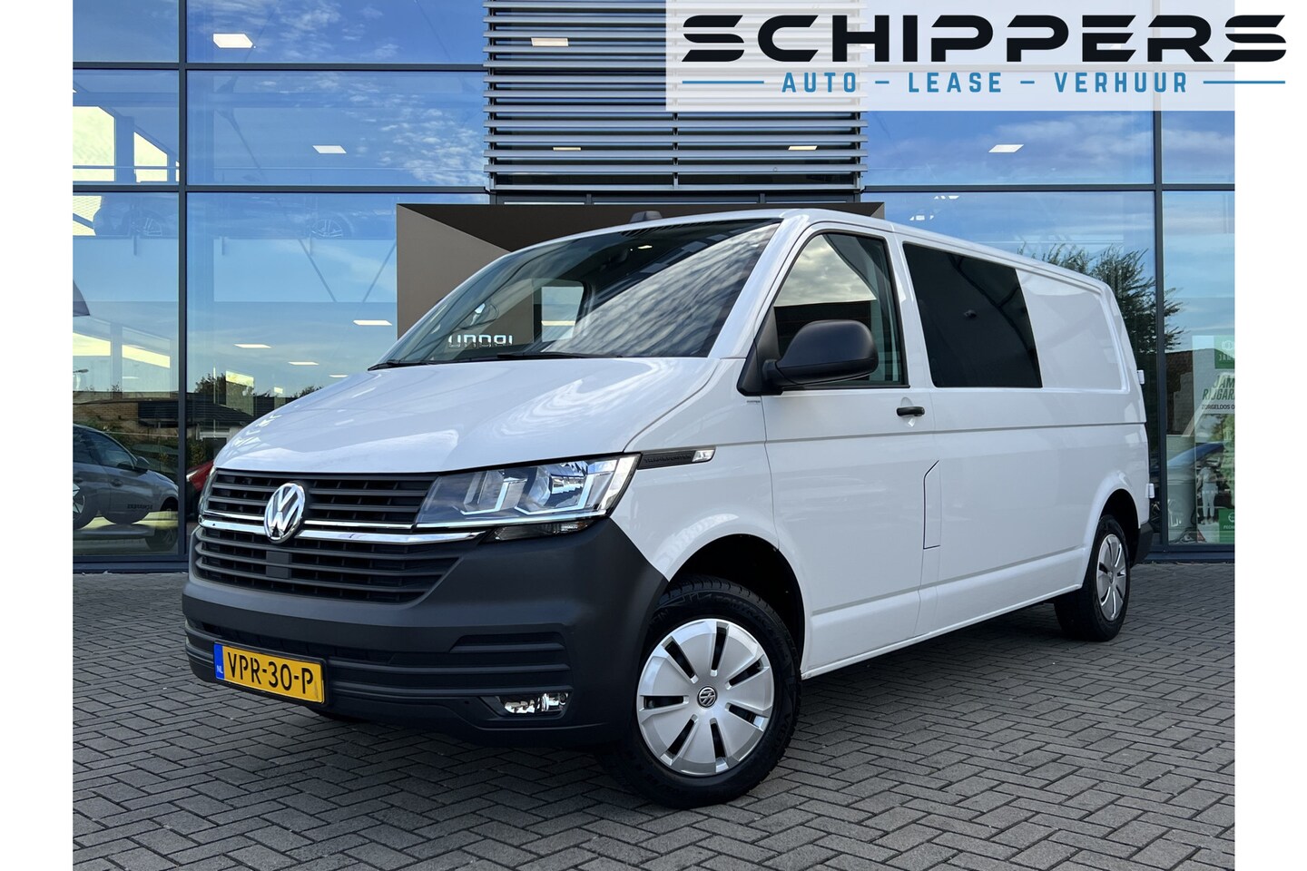 Volkswagen Transporter - 2.0 TDI L2H1 Comfortline Dubbele Cabine | 5-persoons | Parkeersensoren | Trekhaak - AutoWereld.nl