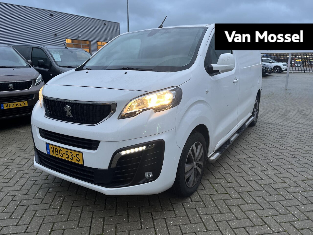 Peugeot Expert - 231S 2.0 BlueHDI 120 Premium Pack | Navigatie | Camera | Parkeersensoren | Trekhaak - AutoWereld.nl