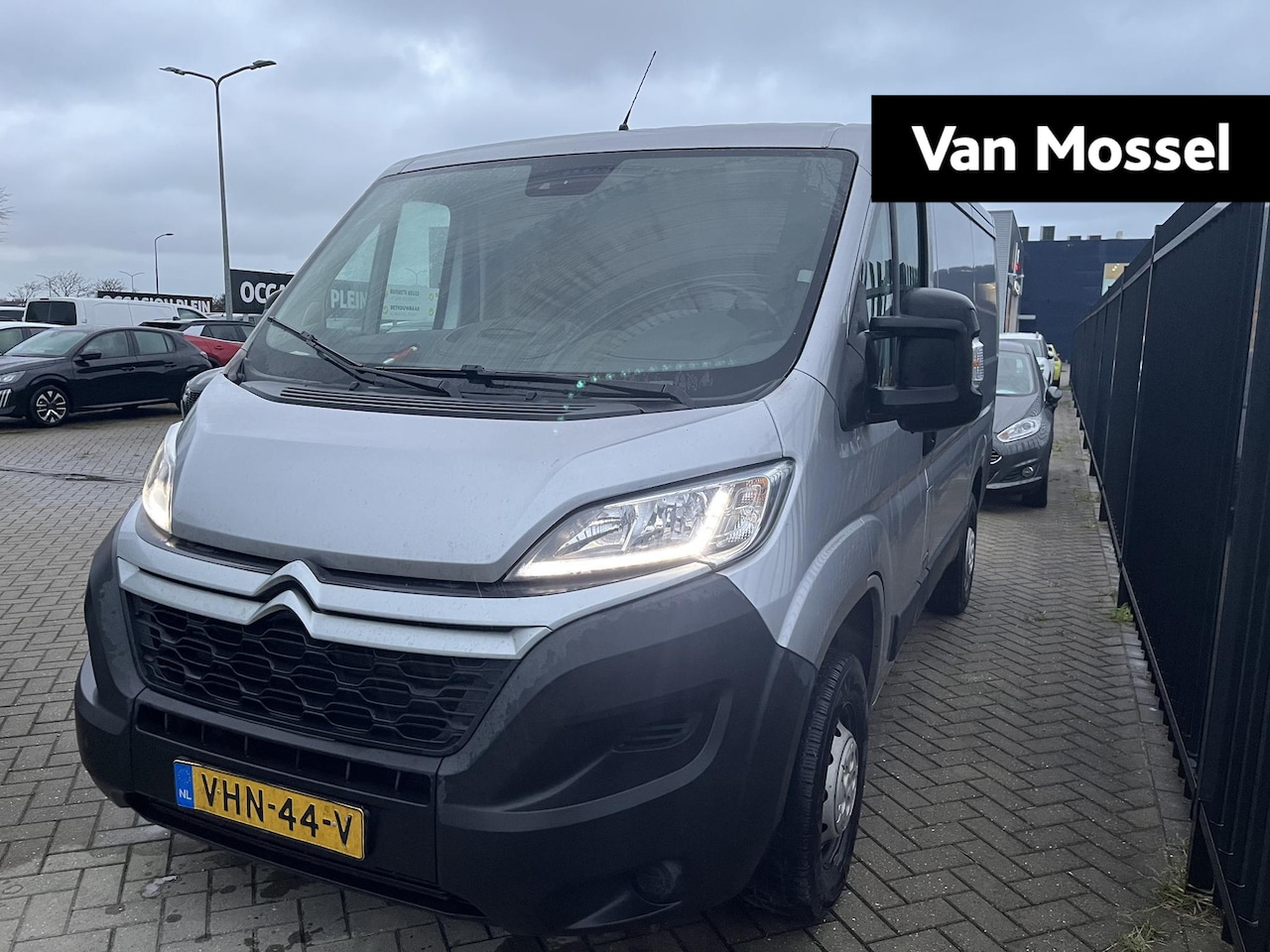 Citroën Jumper - 30 2.2 BlueHDi 120 L1H1 Club | Airco | Navigatie | Bluetooth | Cruise control - AutoWereld.nl